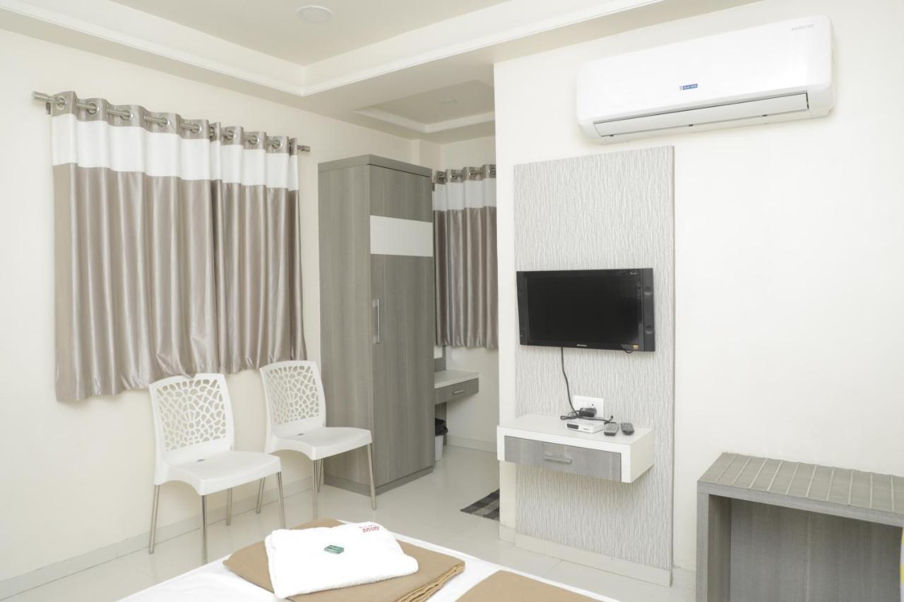 Hotel Lotus Chandrapur Buitenkant foto