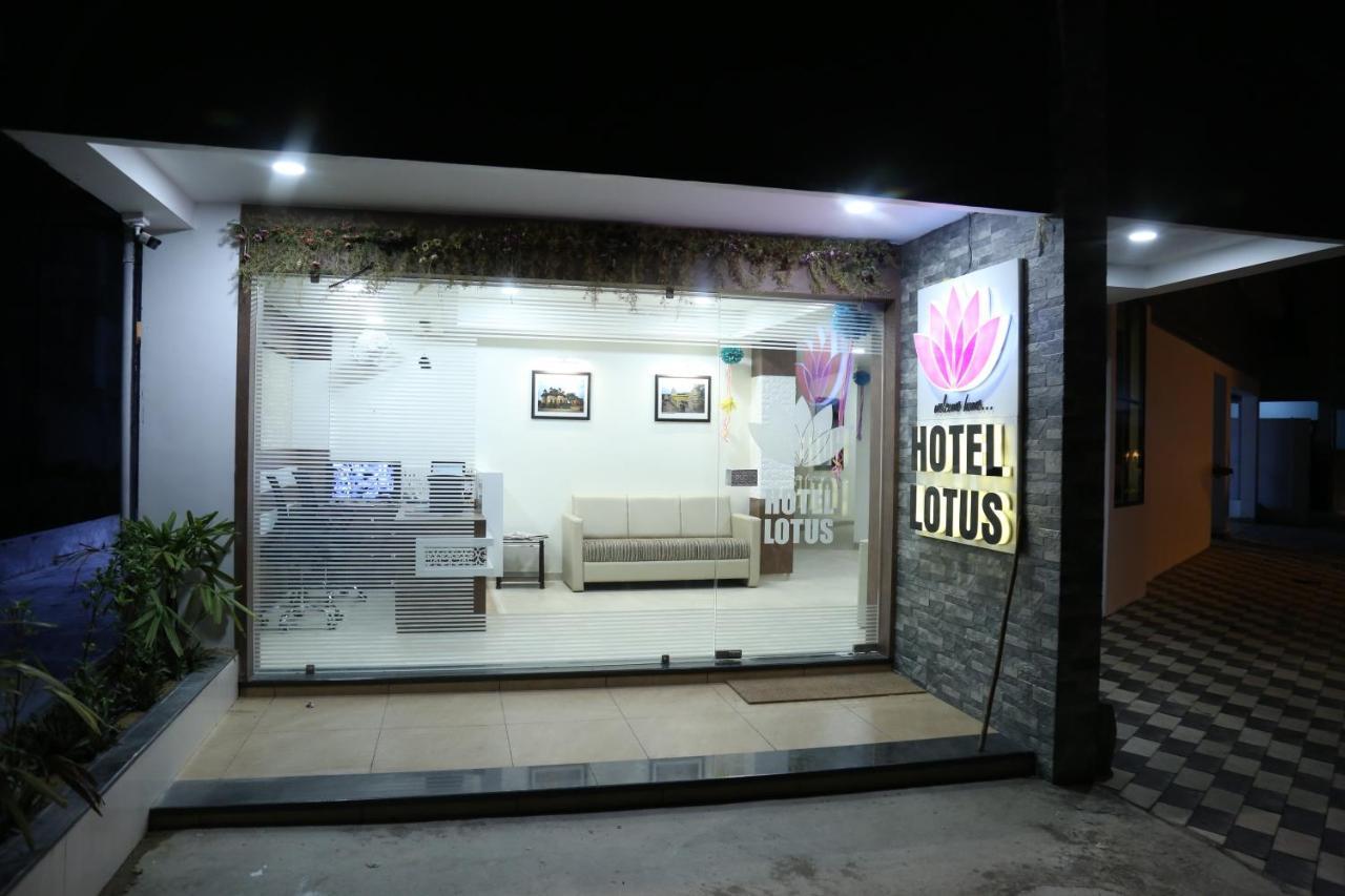 Hotel Lotus Chandrapur Buitenkant foto