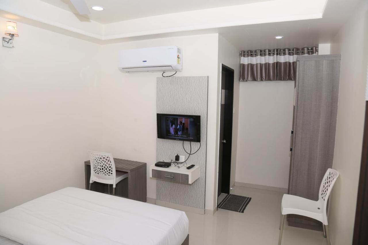 Hotel Lotus Chandrapur Buitenkant foto