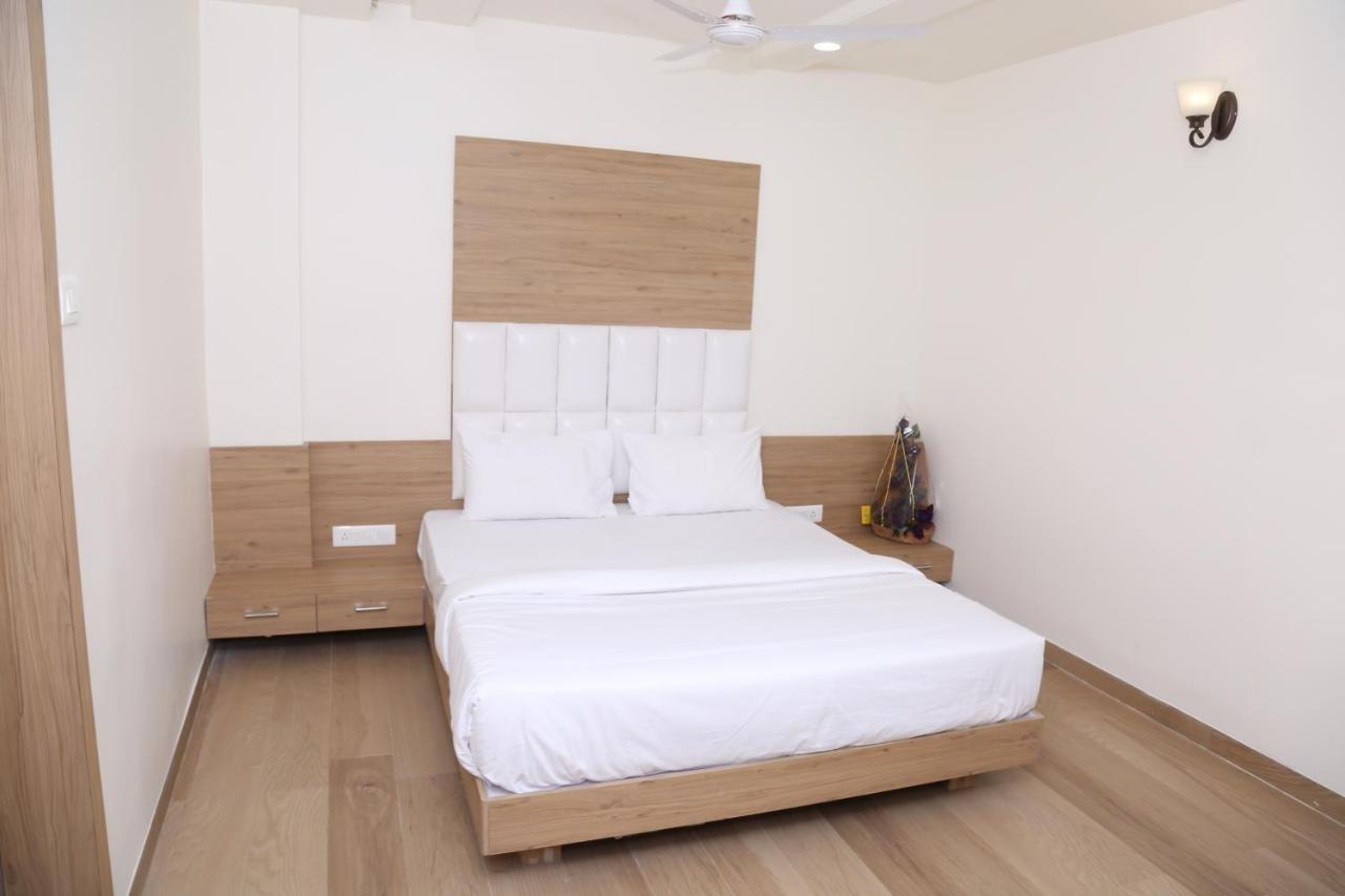 Hotel Lotus Chandrapur Buitenkant foto