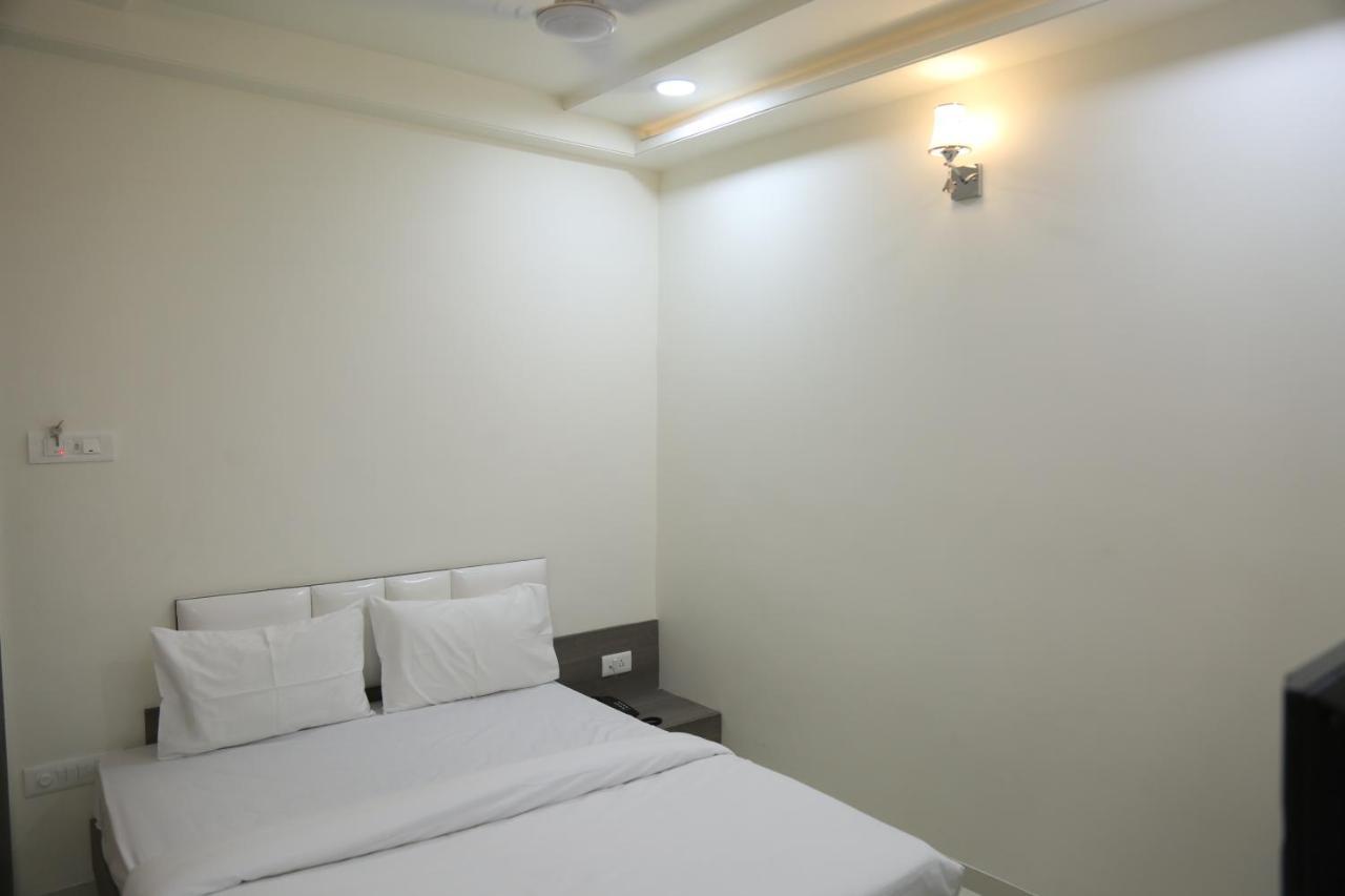 Hotel Lotus Chandrapur Buitenkant foto