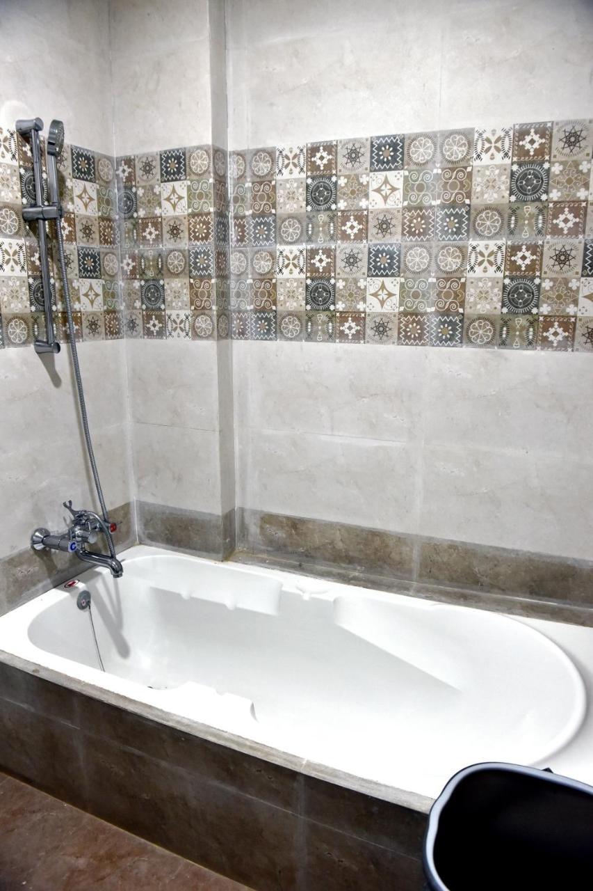 Hotel Lotus Chandrapur Buitenkant foto